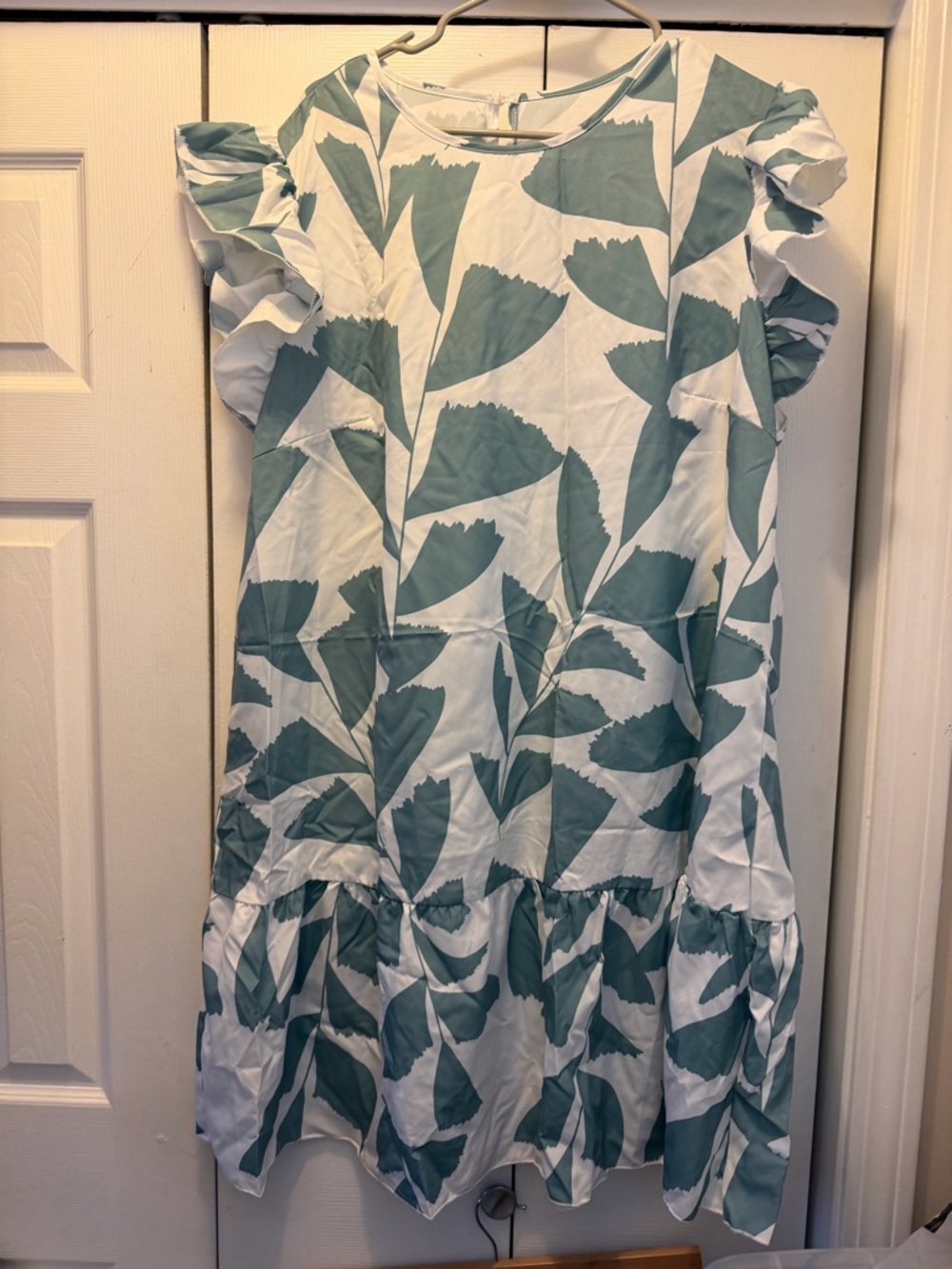 Shein Leaf Print Ruffle Sleeve Dress in Teal and White